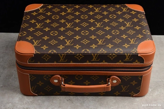 (WITH -LouiV CASE) JORDAN AIR AQ0818-158 AQ0818-158 O-W 1 0402